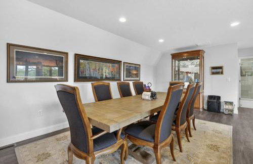 Family Mountain Escape w Private Suite Modern Comforts - Foto 19