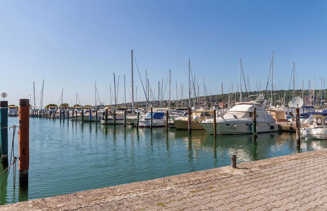 Premium Sea Side Marina Apartment 310 - Photo 32