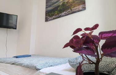 Nord-Apartment 5 I 1 Zimmer mit Fußbodenheizung & WLAN im Erdgeschoss - Photo 14