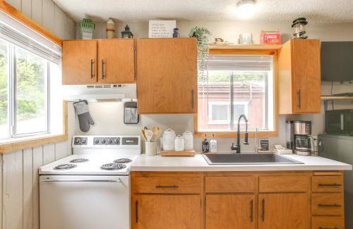 Hike and Fish Mountain Getaway in Avery! - Foto 10