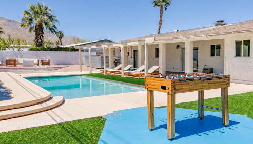 Spacious home with pool, fireplace, outdoor deck - Foto 5