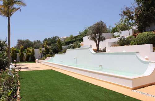 Breathtaking Villa with infinity pool over the sea - Foto 57