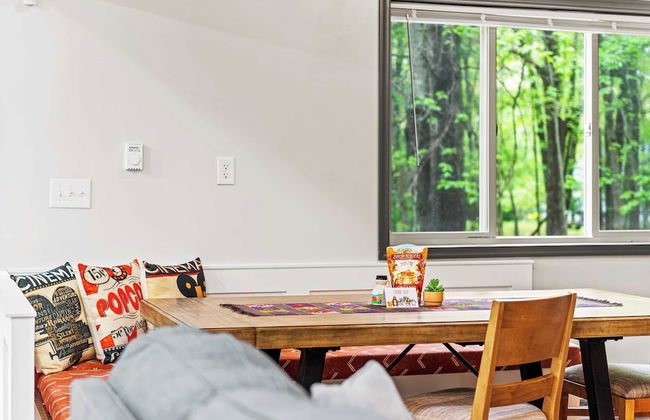 The Tranquil Trails by Avantstay Lake Access, Deck, Fireplace - Foto 16