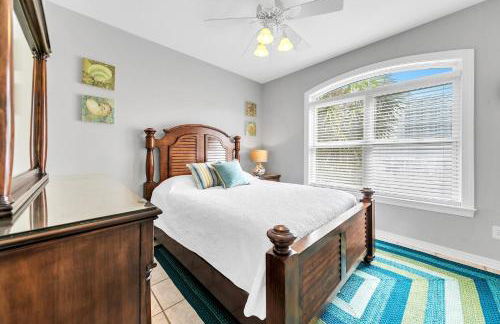 The Spyglass a 5 bed 3 bath house that sleeps 14 and just 67 steps from the beach - Foto 42