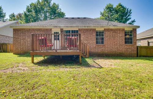 Charming Arkansas Retreat with Deck, Near Downtown! - Foto 20