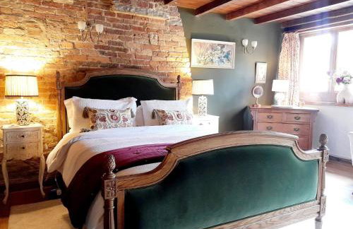 Historic, Hidden, Cosy, Log Burner, 10mins walk to Holmfirth - Foto 1