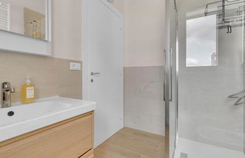 Airy Apartments with Balcony & Garage by NDP rent - Foto 29