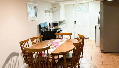 Entire 4 bedroom familyfriendly basement apartment, MetroWalk - Foto 2