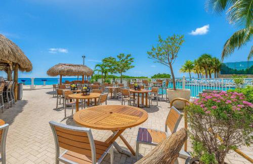 Spacious Beach Retreat | Oceanfront Pool & Tiki - Foto 44