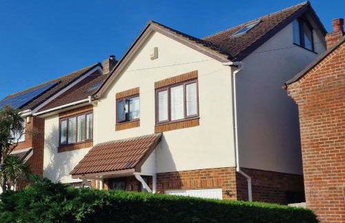 Spacious Seaside Home in Peaceful Coastal Setting - 5 Minutes Walk to the Beach - Foto 31