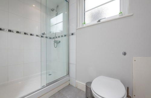 2 Bed Apartment - Cardiff City Centre - Free Parking - Foto 32