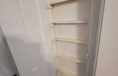 Across St Francis Hospital and near Northwestern - Foto 11