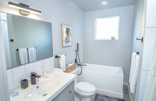 Stylish 4 Br/2ba Renovated Home Near Downtown - Foto 16