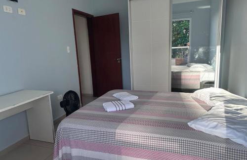 Sobrado top com piscina, espaço gourmet, próximo à praia com Ar Condicionado - Foto 17