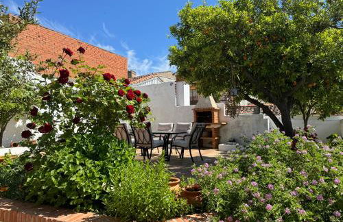 El Patio de los Naranjos - Photo 1