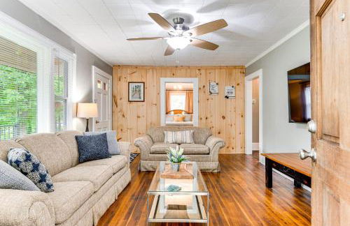 3 Mi to Dtwn! Forest City Haven with Furnished Patio - Foto 1