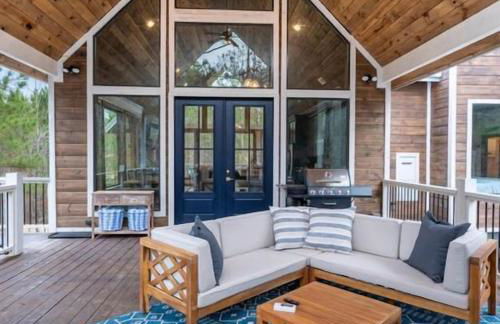 Winter Retreat in the Pines, Cozy Cabin & Fire Pit Nights - Foto 16