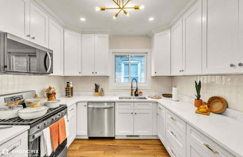 Sleeps 10 + Coffee bar + Game Room + Train to CHGO - Foto 53