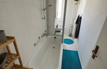 Charming 4-Person Apartment in Hoyerswerda City Center - Foto 10