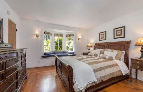 Lovely Tudor Home With Pool & Spa Near Russian River - Foto 12