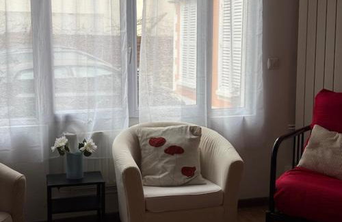 Paris Eiffel Tower et Disney apartments, parkings gratuits et sécurisés, 10 minutes métro to Paris - Foto 26