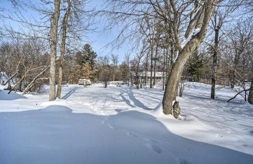 Family Home - Walk to Town and Balsam Lake! - Foto 38