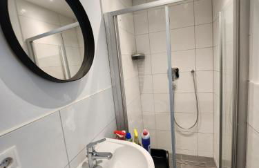 Cozy Apartment mit WIFI, Aufzug & Kostenlos Parken EL-Living - Foto 5