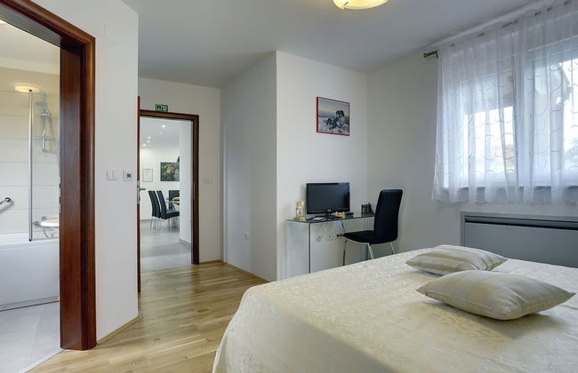 Modern Holiday Home With Pool in Bratulici - Foto 5