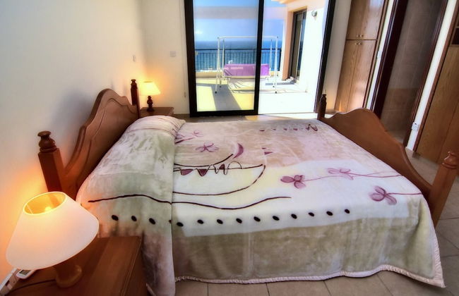 Villa Only 50m To The Sea, Sleeps 12, Polis - Foto 2