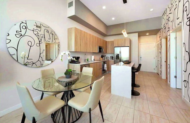 Poolside District Condo - We Host - Foto 17