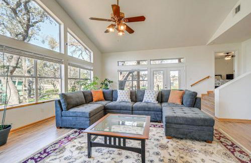 Pin Oak Farmhouse with Patio in Dripping Springs - Foto 1