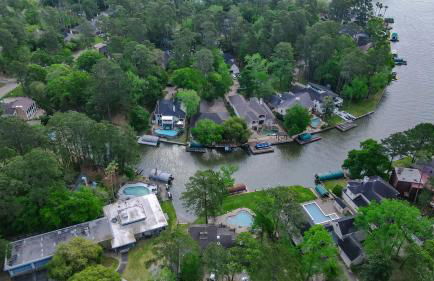 Best of Lake Conroe - Sleeps 16 - Lakefront Memories - Photo 21