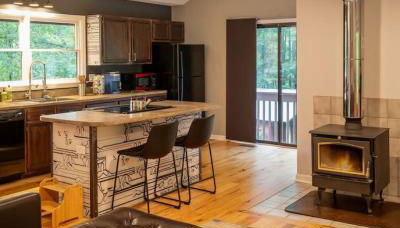 Majestic - Modern Cabin, Hot Tub, & Game Room! - Foto 5