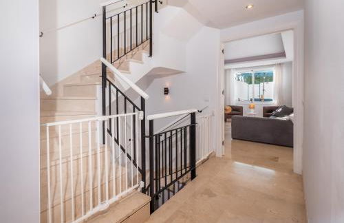 Family Fairways I Spacious 4-Bedroom Townhouse Near Beach & Golf, Estepona - Photo 39