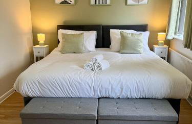 The Olive House - 4 Bedroom, Sleeps 8, Contractors Welcome - Foto 1