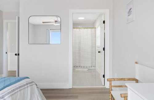 Elegant Updated Oceanfront Home with Pool & Hot Tub - Photo 51