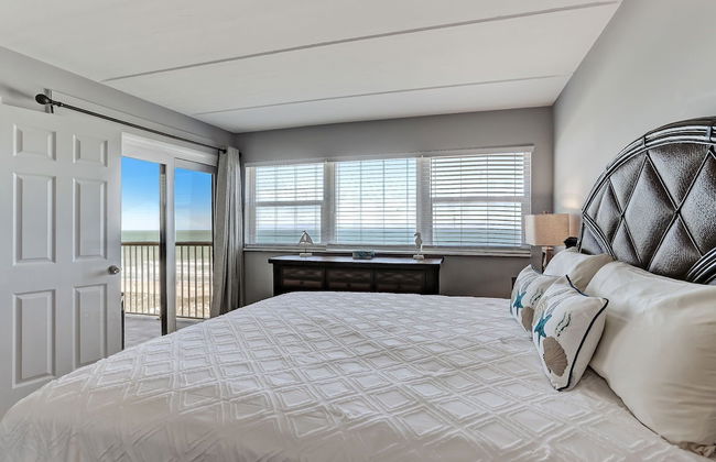 Fully Remodeled Condo with Atlantic Ocean View and Access to Private Fishing Pier by RedAwning - Foto 2