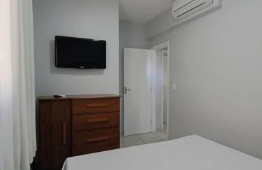 Apto Itaguá com piscina, churrasqueira, Wi-Fi e Ar Cond - Foto 9