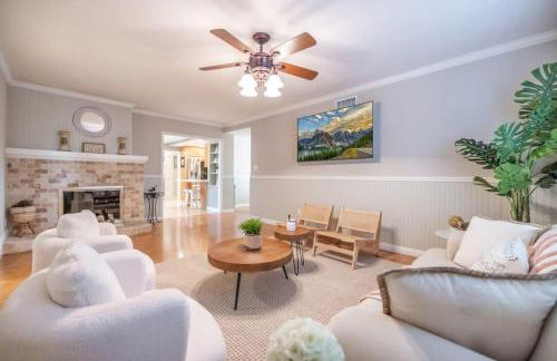 Marbella Lane - Charming 4BR Bungalo for Relaxing Retreat - Foto 1