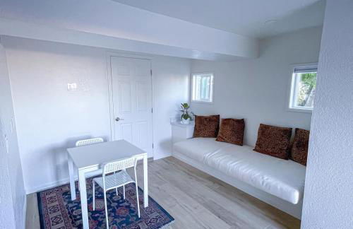 Modern 1-Bedroom Cozy Retreat - Foto 12