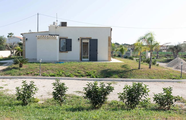 Belvilla by OYO Comfy Villa in Noto With Garden - Photo 29