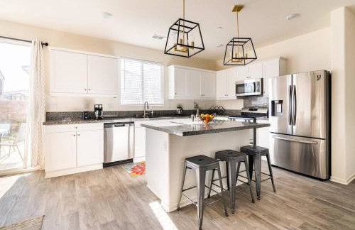 Spacious Modern Home in Sierra Lakes Fontana - Photo 40