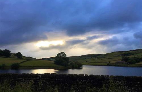 Bijou Cottage in Brontë Country with Wood-burning Stove & Hot Tub Spa - Foto 35