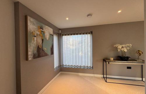 Luxury Villa - Hot Tub - Exclusive Offers - Amar Luxury Stays - Photo 30