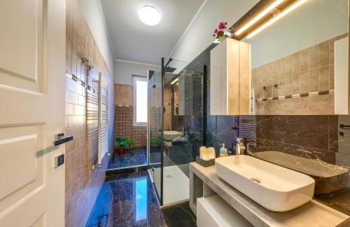 T&F HOUSE Comfortable Apartment with Private Parking - Foto 22