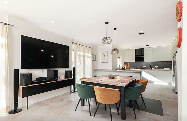 Villa Gariful - Sleeps 10 - Pool - Hottub - Petsok - Foto 18