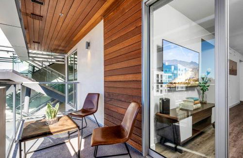 Luxury by the Beach with Pool, Gym, Game Room - Photo 40