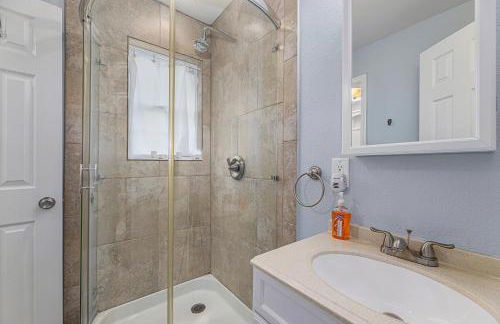 Captain Dan's Beach House - Photo 16