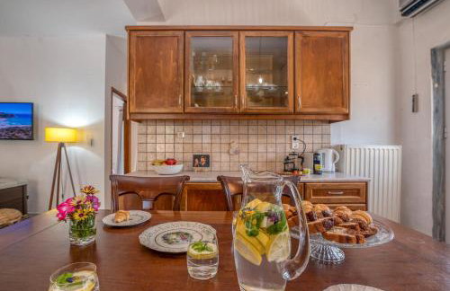 Achilleas Deluxe House-Jacuzzi - BBQ - Foto 13