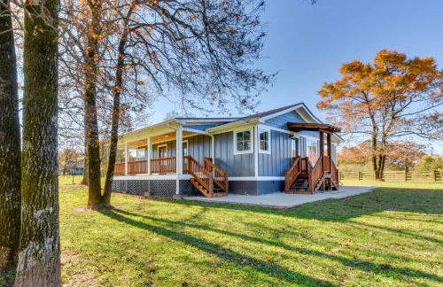 Modern Clarkesville Cottage with Decks and Patio! - Foto 24